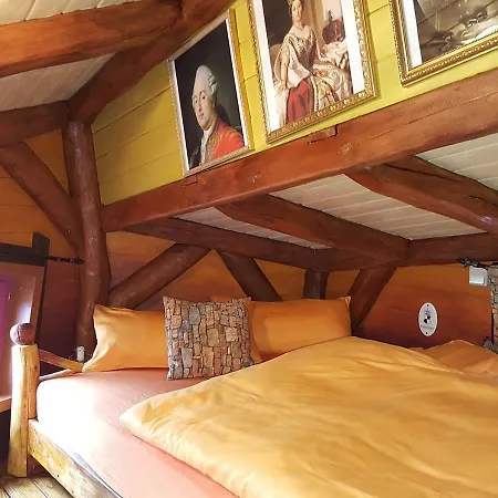 Baumhaushotel Oaseweil Nyaraló