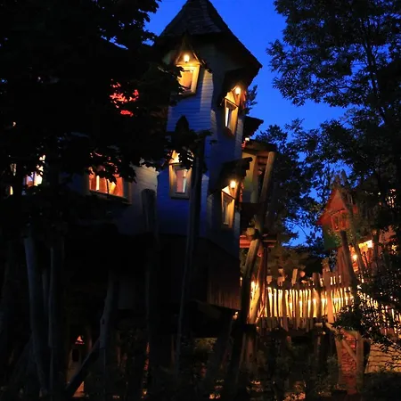 Baumhaushotel Oaseweil Nyaraló