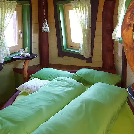 Baumhaushotel Oaseweil